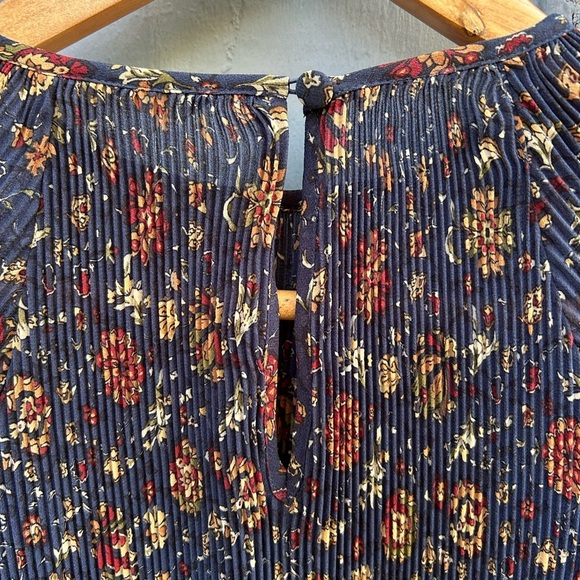 Veronica Beard Lewin Floral Blouse, size 0 - Picture 9 of 12